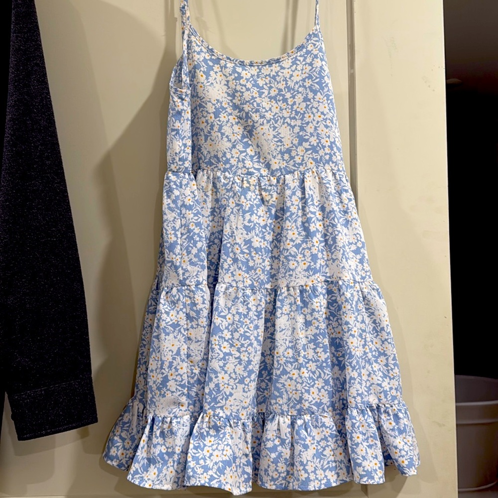 En Crème size xs blue summer dress with cutout back